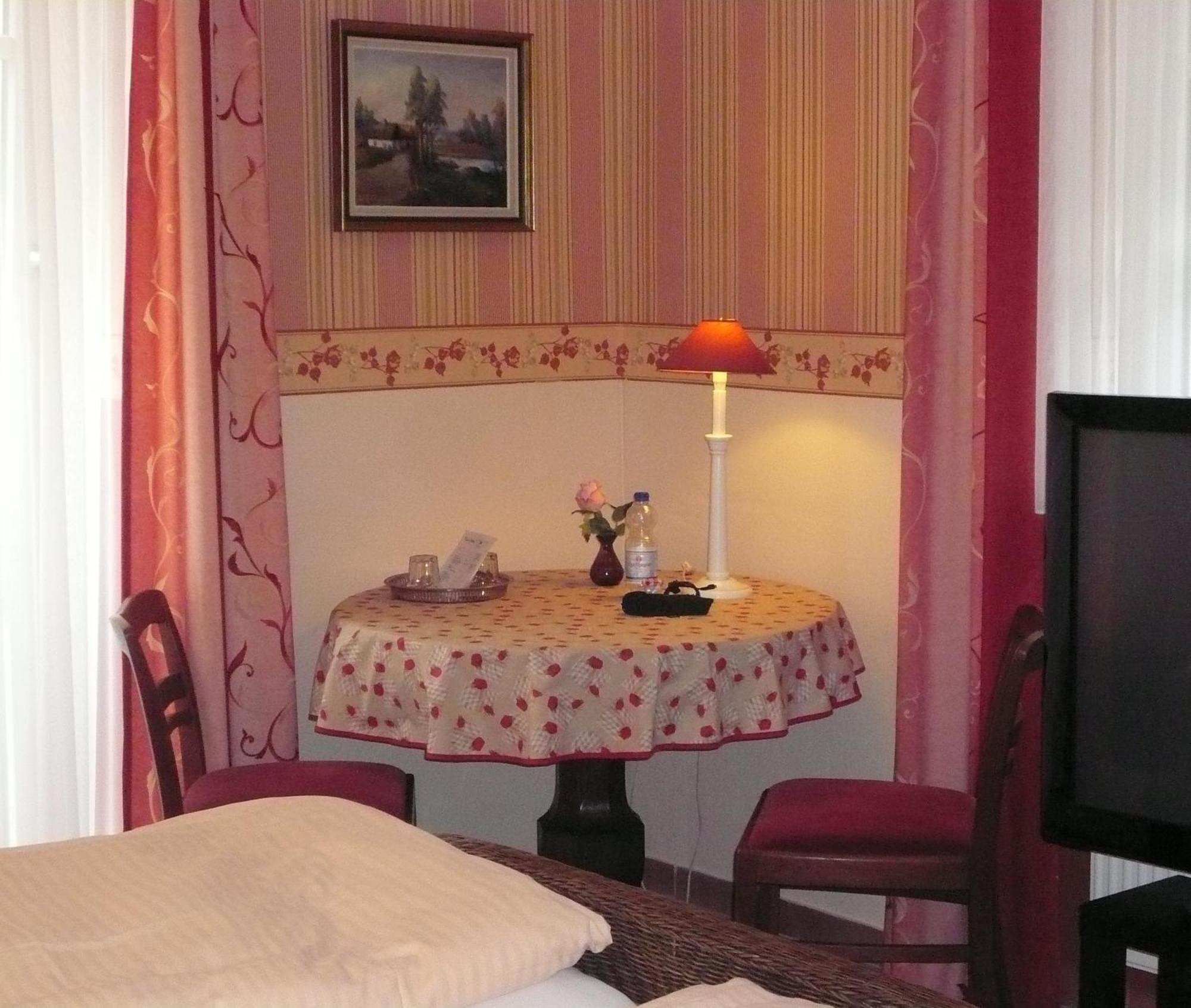 Mosel-Landhaus Am Moselufer B&B Briedern Екстер'єр фото