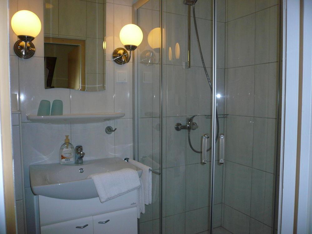 Mosel-Landhaus Am Moselufer B&B Briedern Екстер'єр фото